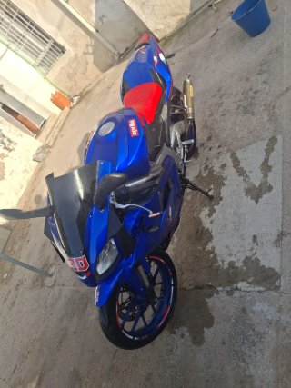 Aprilia RS 125 Moto Deportiva Azul/Roja