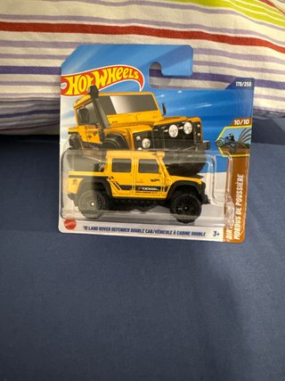 Hot Wheels '15 Land Rover Defender
