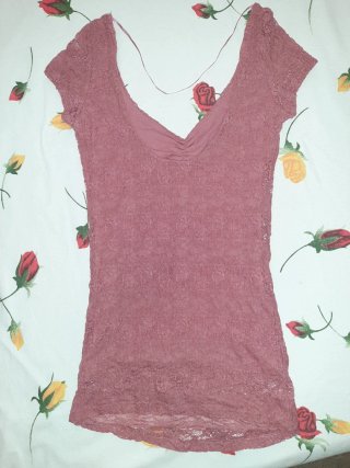 Camiseta Bershka rosa talla S