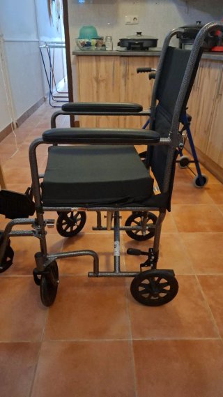 Cama eléctrica,  silla ruedas y andador
