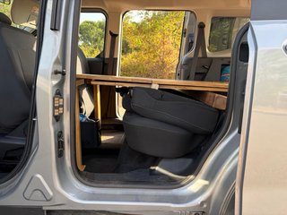 MUEBLE CAMA CAMPER EN PERFECTO ESTADO