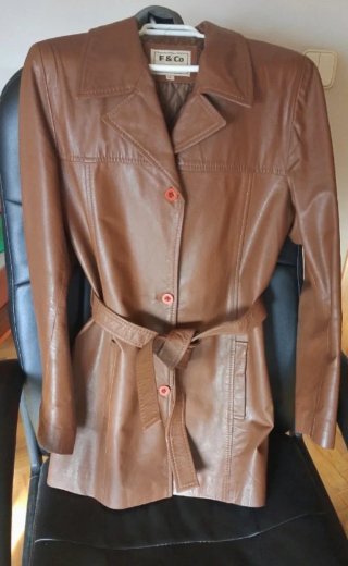 Chaqueta de cuero F & Co marrón
