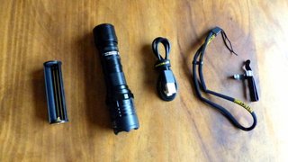 Linterna Táctica NITECORE P20i 1800 Lúmenes NUEVA