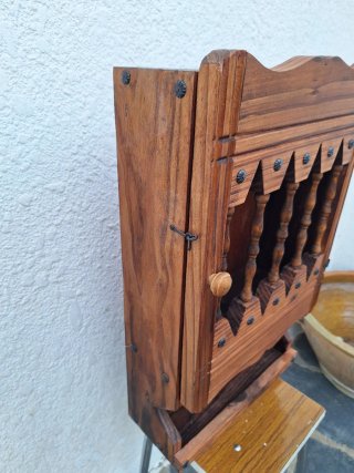 Alacena rústica de madera