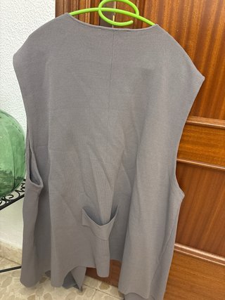 Chaleco Zara Gris