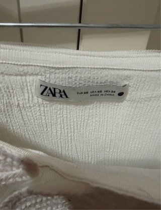 Falda Zara bordada blanca