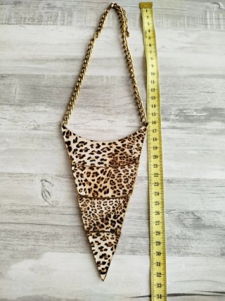 Colgante estilo tribal animal print