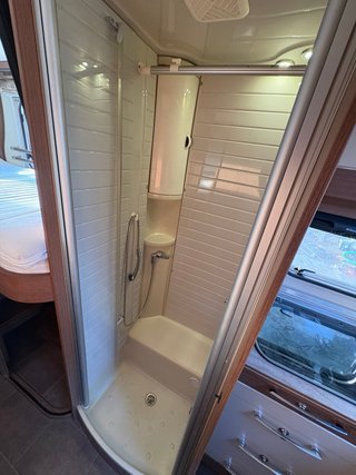 Autocaravana Burstner Aviano i728
