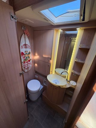 Autocaravana Burstner Aviano i728