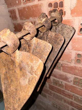 Azadas metal (unidad 5 euros)