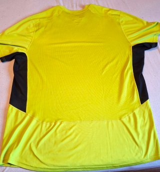 Camiseta Nike Dri-FIT Amarilla