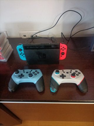 Nintendo Switch Azul y Rojo