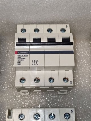 Lote eléctrico MITSUBISHI