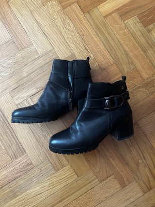 Botines negros mujer con hebilla