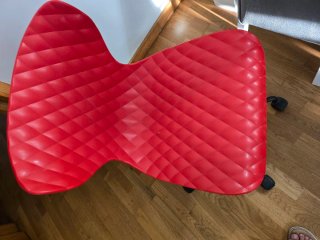 Silla de oficina roja y negra Pequeña lasta