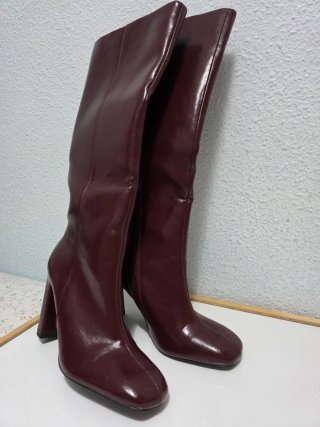 Botas altas Zara rojo burdeos