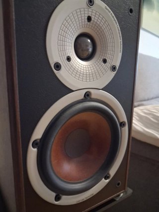 Altavoces Dali Spektor 2 + soportes de suelo