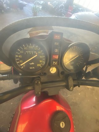 Yamaha Sanglas Roja y Dorada