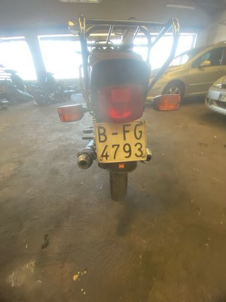 Yamaha Sanglas Roja y Dorada