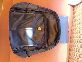 Mochila efecto piel azul marino