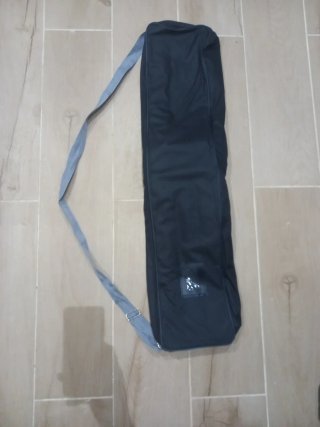 Metralleta de juguete con cargadores