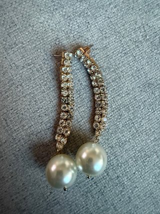 Pendientes dorados con perlas