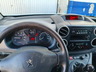 Peugeot Partner 2017 DOBLE PUERTA LATERAL