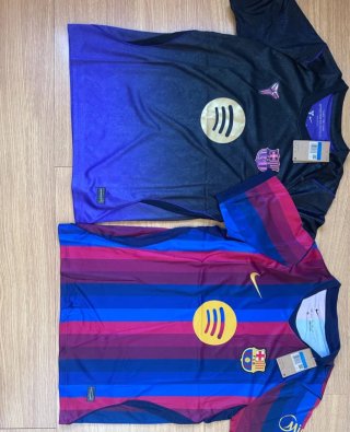 Camiseta Nike Negra y Morada