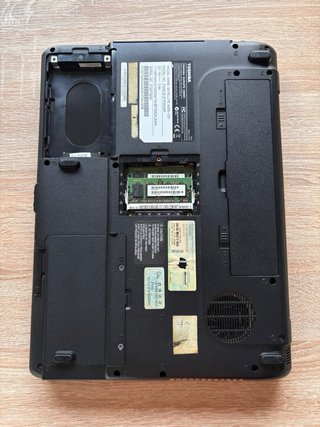 Portátil Toshiba Satellite Plata y Negro