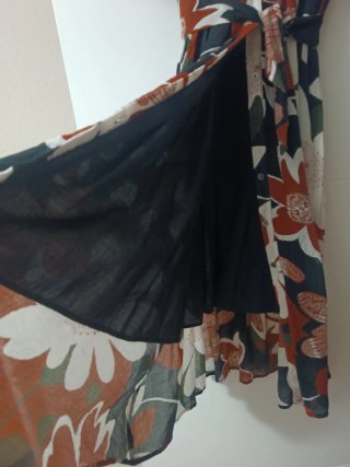 Vestido camisero estampado floral.