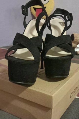 Sandalias de tacón negras