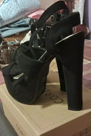 Sandalias de tacón negras