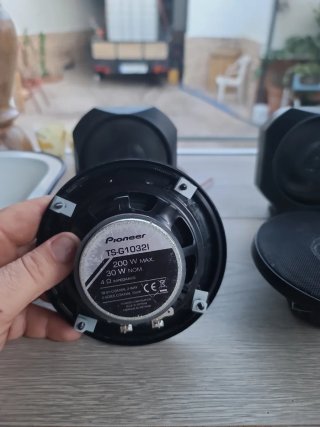 Altavoces Pioneer Negros