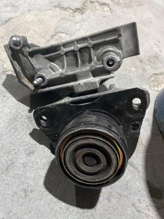 Taco motor Renault Laguna I + soporte