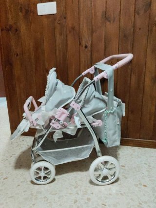 Carrito gemelar de muñecas con capota y bolso