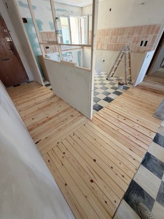 Suelo laminado, vinílico, composite