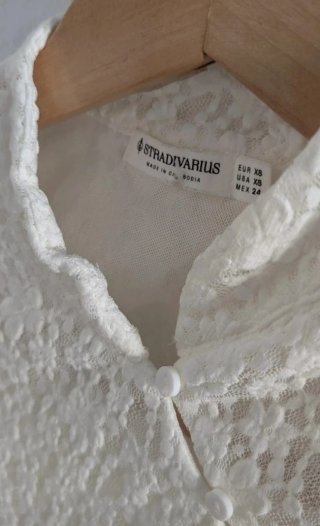 Top encaje blanco Stradivarius estilo japonés