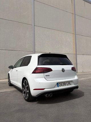 VOLKSWAGEN GOLF GTD 7.5