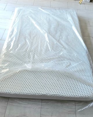 URGE: Cama con 2 mesillas de noche de Roche Bobois