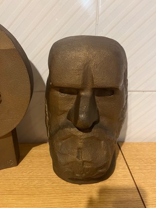Busto Sabino Arana y Estela Gernika Bronce
