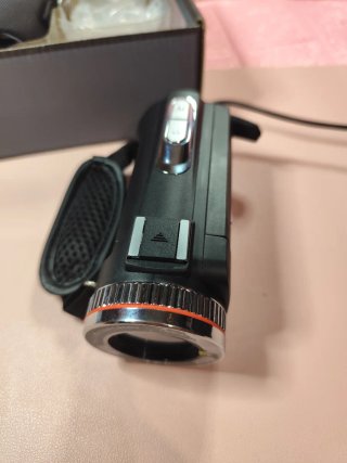 Videocámara Digital 4K Negra y Plateada