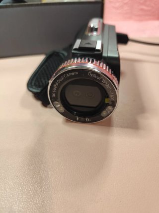 Videocámara Digital 4K Negra y Plateada
