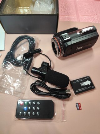 Videocámara Digital 4K Negra y Plateada