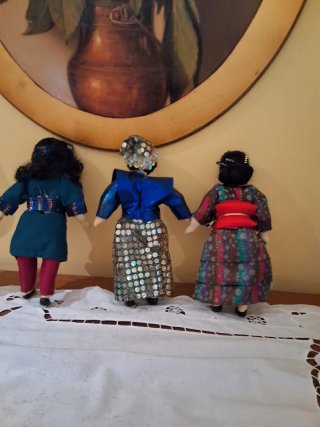 Set 9 Bambole Porcellana Vestiti Etnici