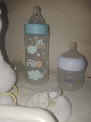 Lote Bebé: Biberones Chupete,Peluche y Termómeto