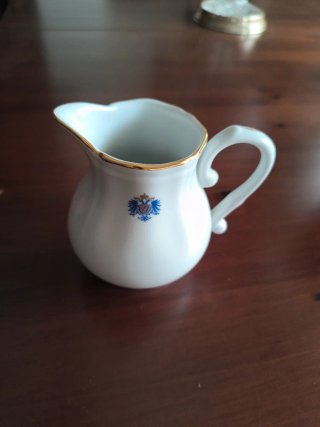 Vajilla completa porcelana y oro nunca usada