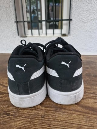 Zapatillas Puma Negras y Blancas