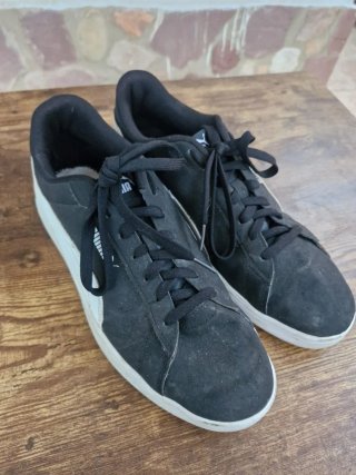 Zapatillas Puma Negras y Blancas