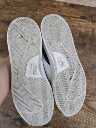 Zapatillas Puma Negras y Blancas