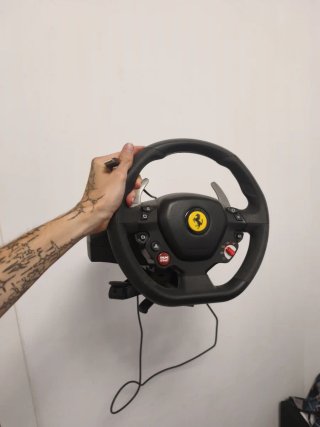 Volante Thrustmaster T80 Ferrari 488 GTB